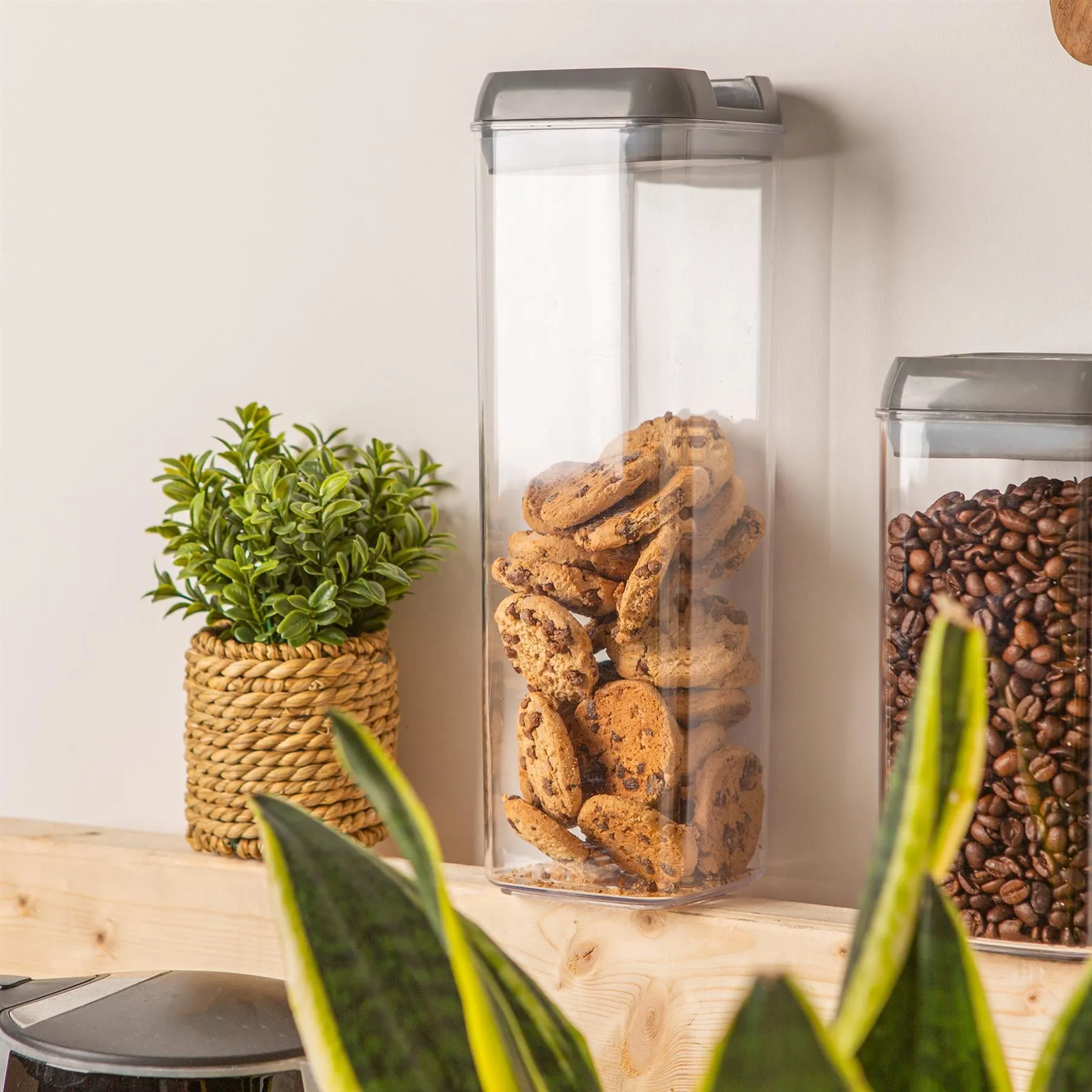 1.9L Flip Lock Air Tight Plastic Food Storage Container - By Argon Tableware