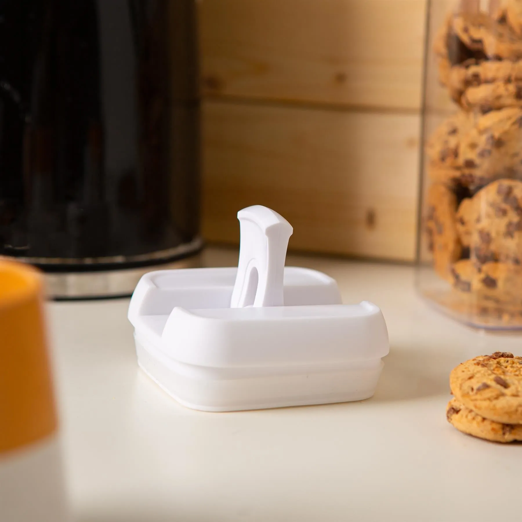 1.9L Flip Lock Air Tight Plastic Food Storage Container - By Argon Tableware