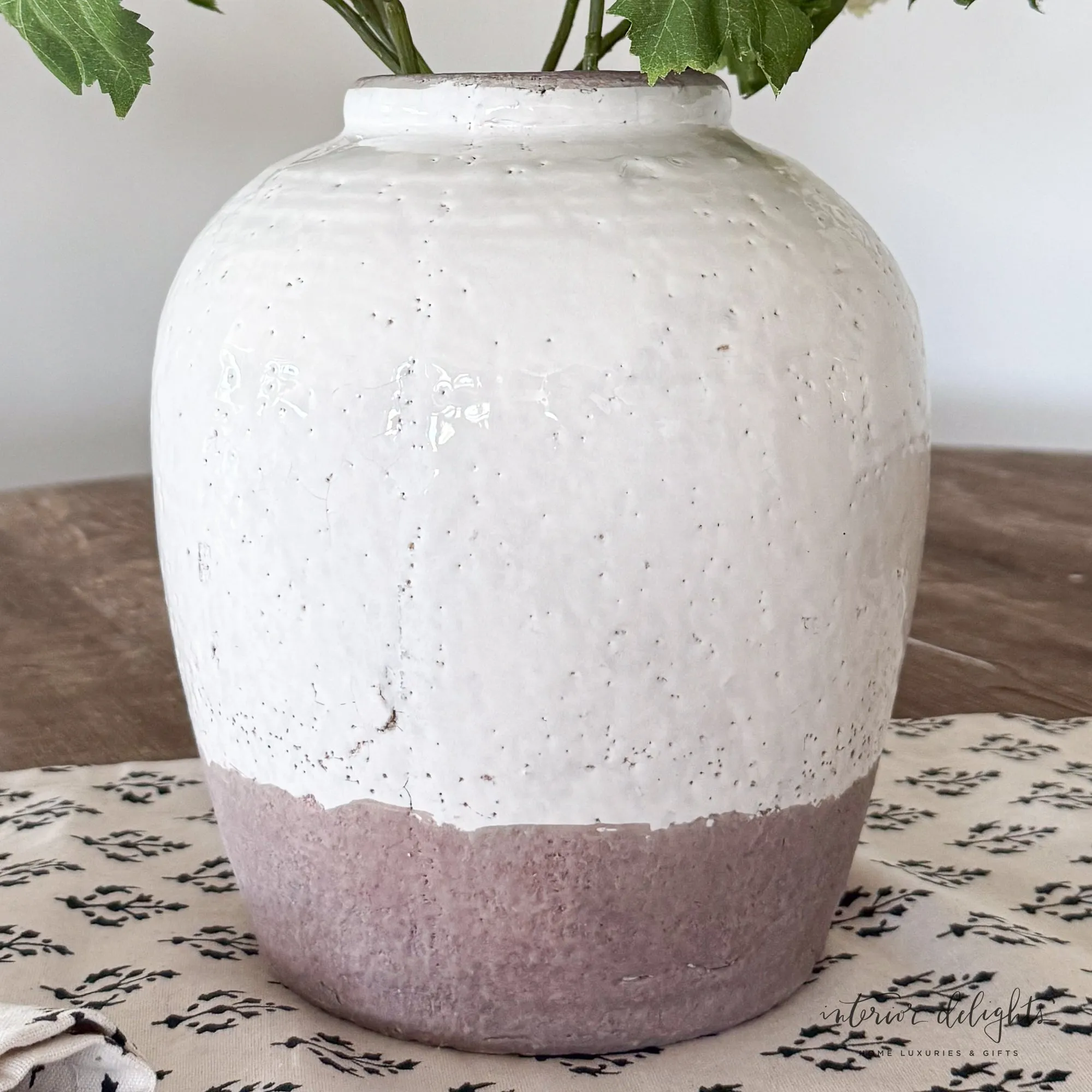 8.9" Two Tone Reactive Vase