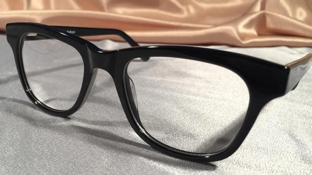 Bebops – Glossy Black and Tortoise Frames that Define Cool