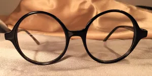Black Owls – Glossy Black Round Glasses