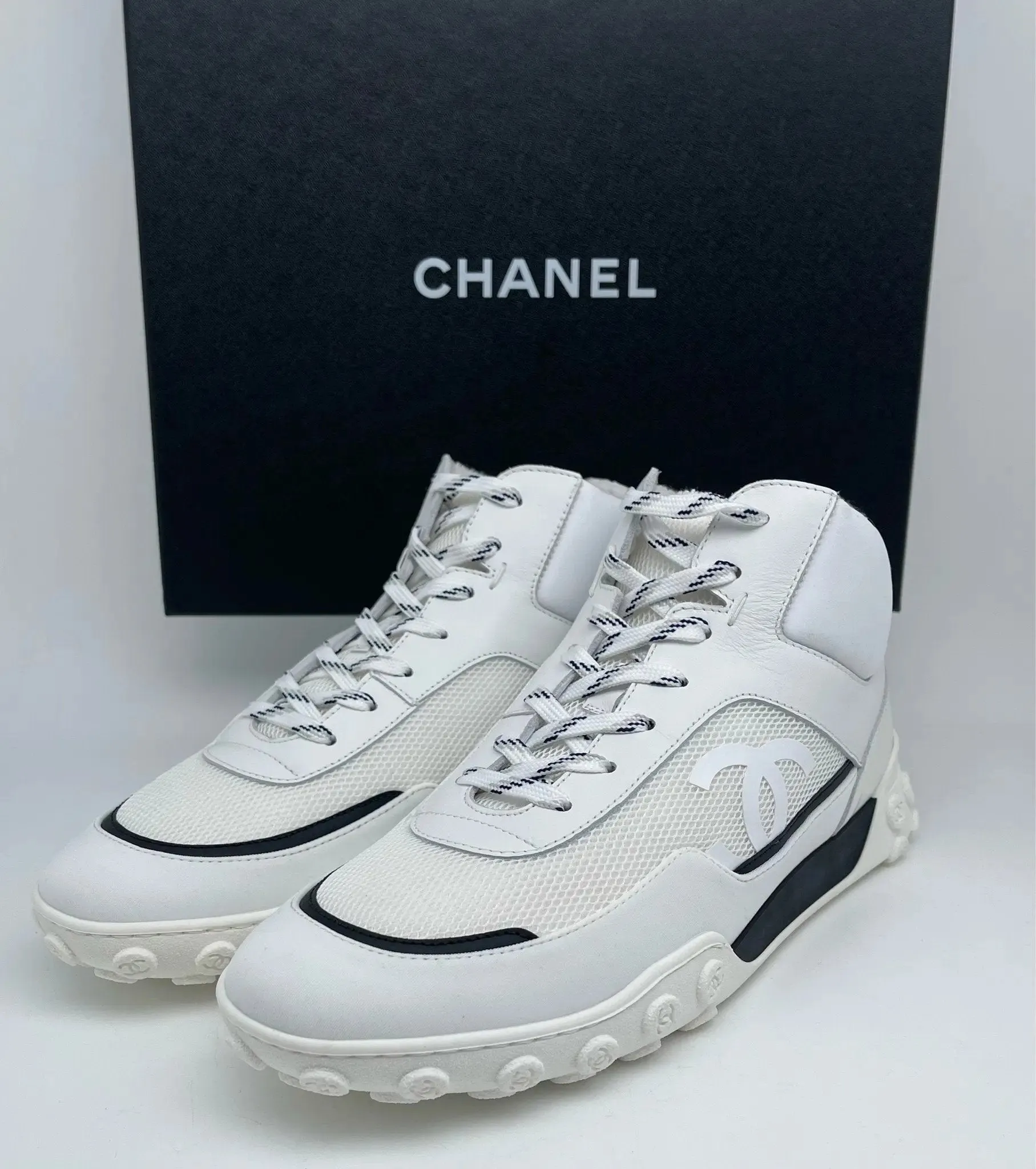 Chanel - Baskets T.40