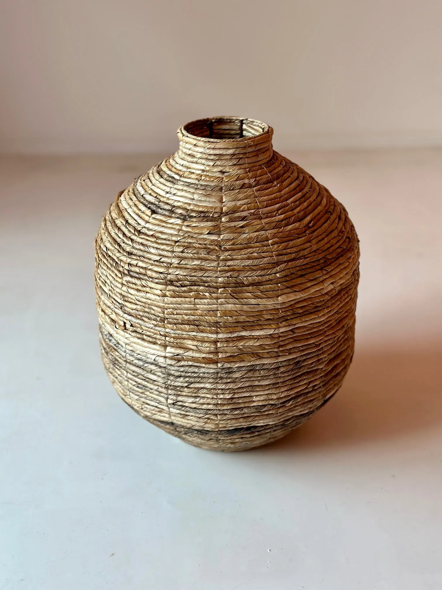 Moma Vase Abaca