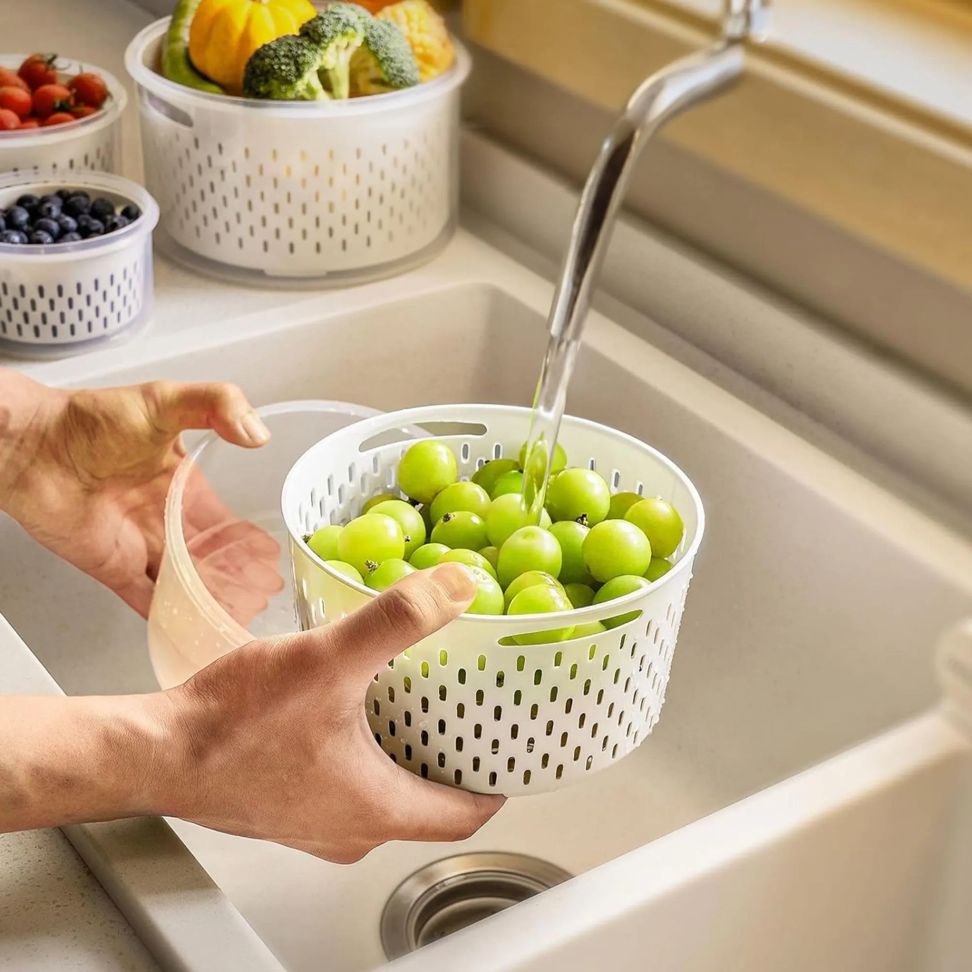 Urbane Home ( Pack of 5 Food Containers | Round Storage Box for Fridge | Vegetable Fruit Strainer Basket | Refrigerator Storage Box | Containers With Airtight Lid | HXP00288 | Transparent
